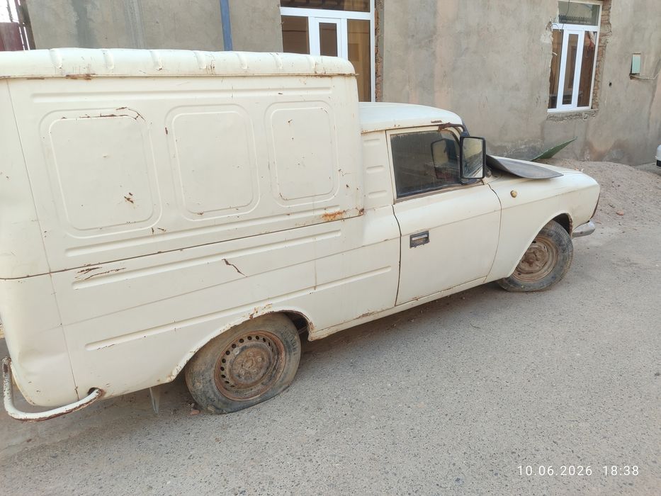 Avtomashina sotiladi Maskvich kombi