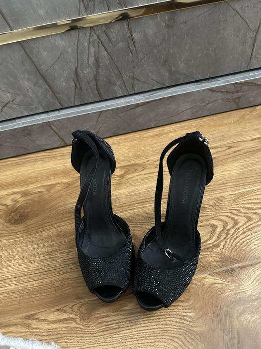 Kabluki, ayollar poshnali tuflisi