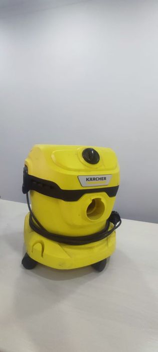 моющий пылесос Kärcher (Химчисика аппарат)