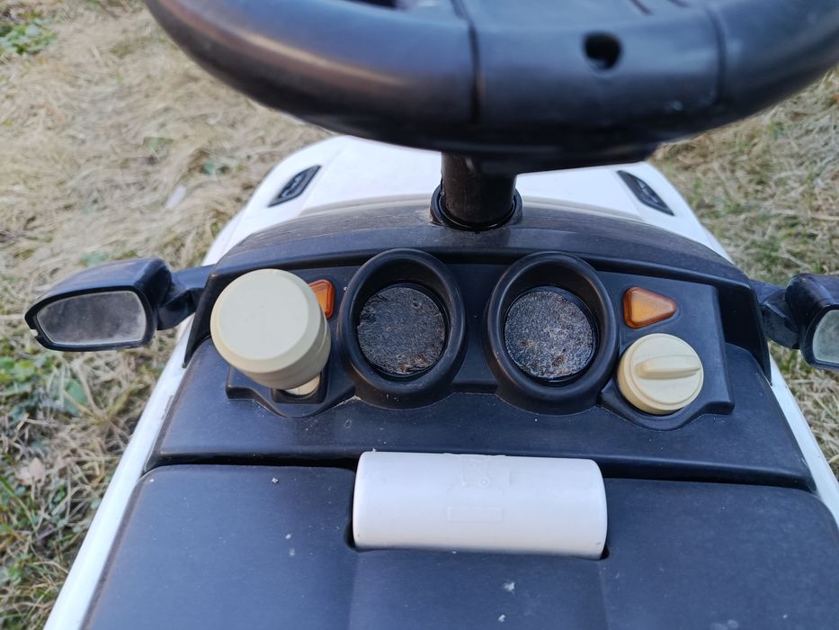 Срочно продам!!! Детский беговел машина