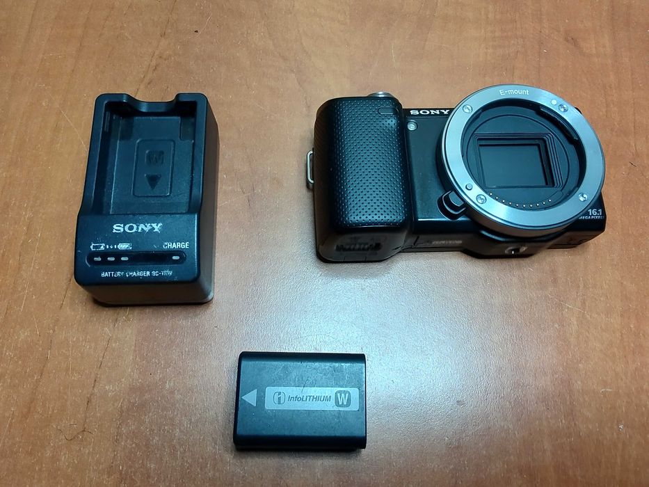 Aparat foto Sony NEX-5N 16.1MP acumulator si incarcator BODY