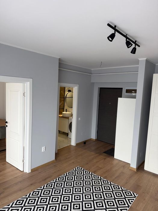 Închiriez garsoniera