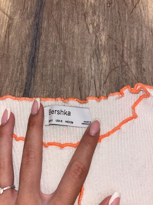 Bershka къс топ