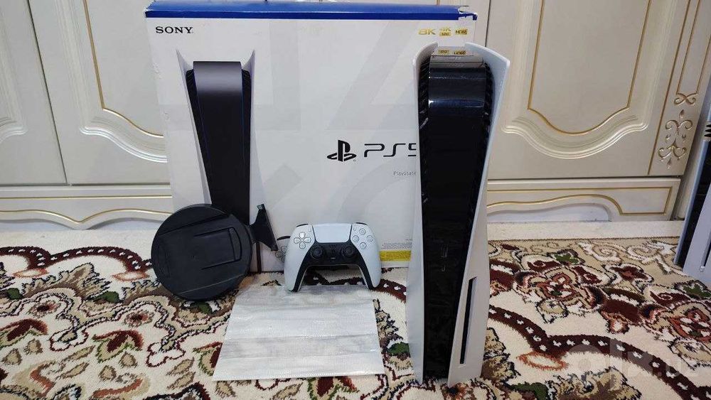 Playstation 5 в дисковод Deluxe подписка Европа регион  идеально состо