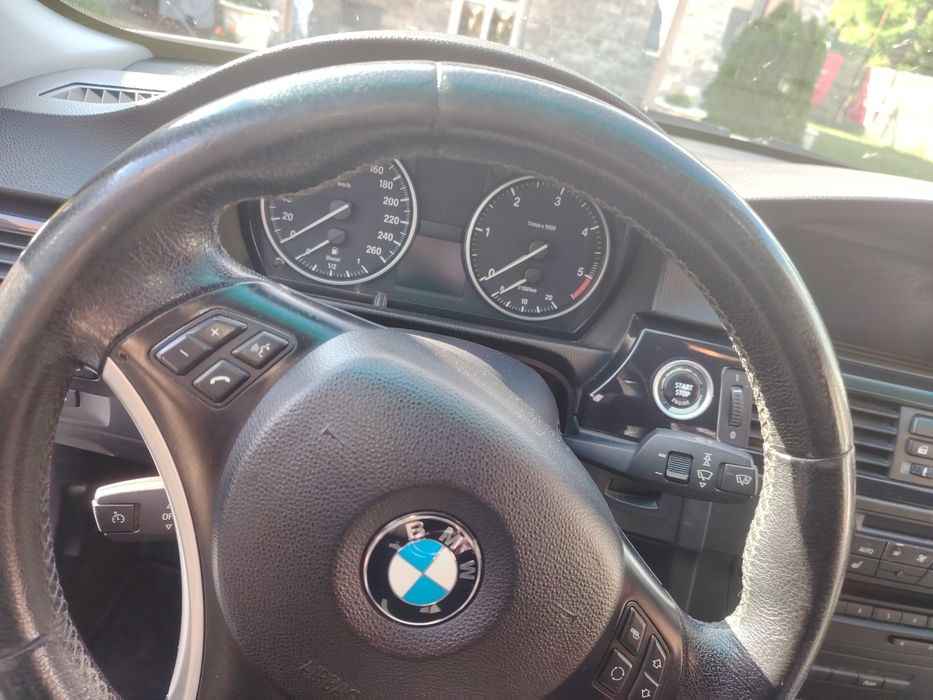 Vând BMWe90  an 2011