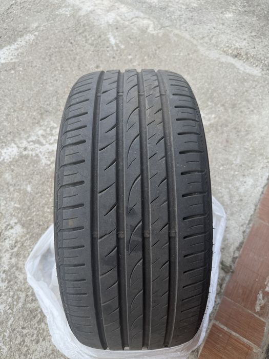 Nexen 245/40/18 vara