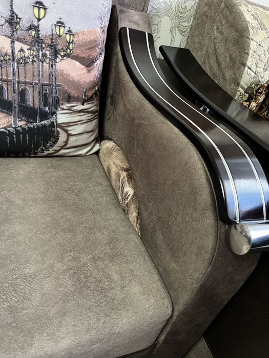 Продам диван в хорошем состоянии