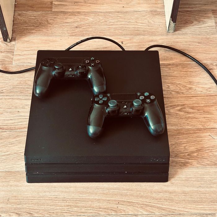 Продам ps 4 pro на 1тб