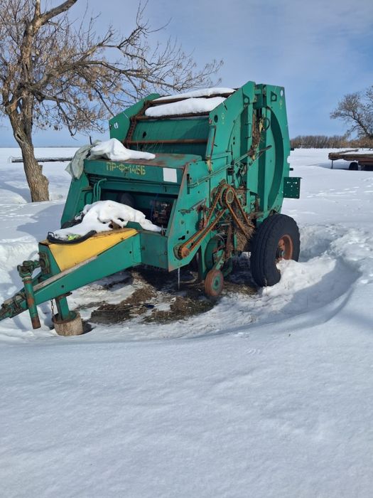 Пресс-подборщик для сена и соломы