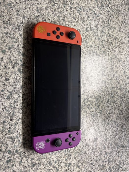 Nintendo  switch +джойстик и калъф