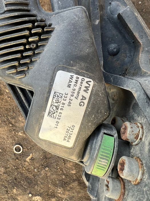 Теглич оригинален за Audi A4 b9 Ауди А4 б9 8w0800491 електрически