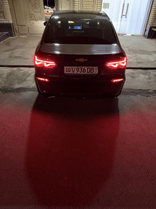 Monza 1.5 qora sotiladi