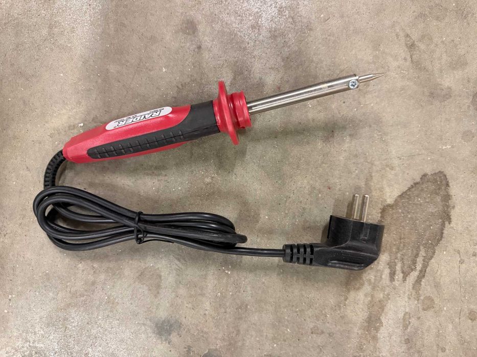 Удължител 5m/Чук/Клещи/Ключ тръбен/Ролетка 5m/Поялник/Диск за метал