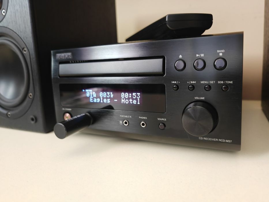 Denon RCD M37 с дистанционно и тонколони