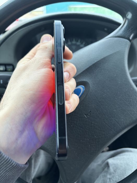 Iphone 16 на горантии