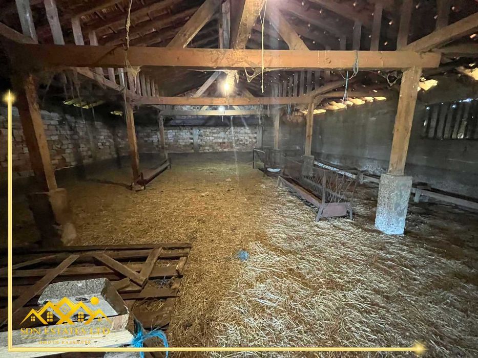 ИНВЕСТИЦИОНЕН ПРОМИШЛЕН ИМОТ, 5 дка терен, 1300 кв.м. сгради, фотоволтаици