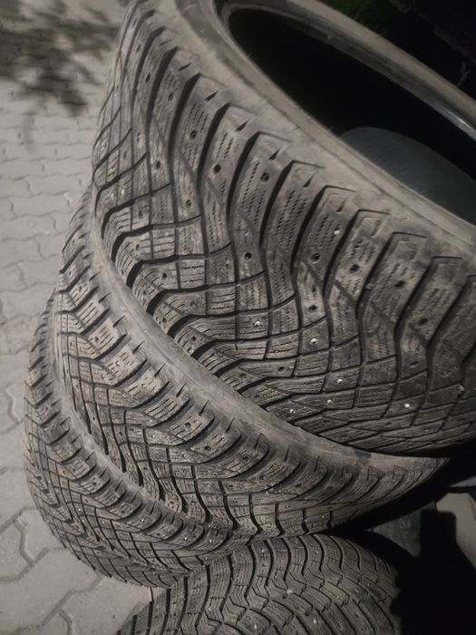 274 45 р 21 комплект зима Goodyear