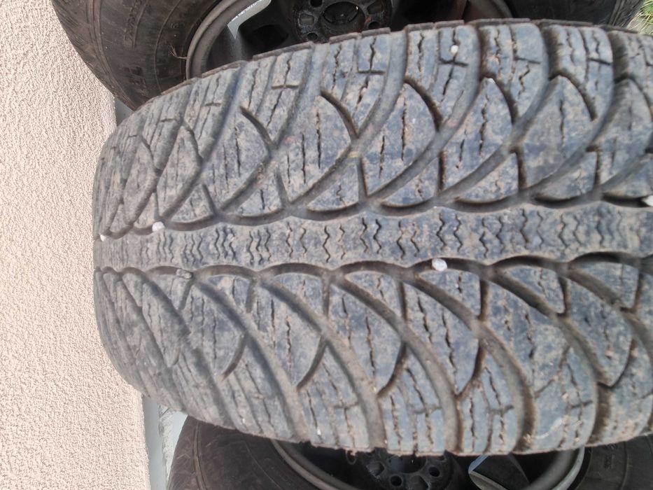 Джанти със зимни гуми 5*110 размер 195/65/15 цена 185 лв.