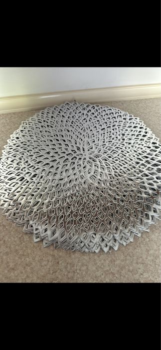 Подтарельник сотилади