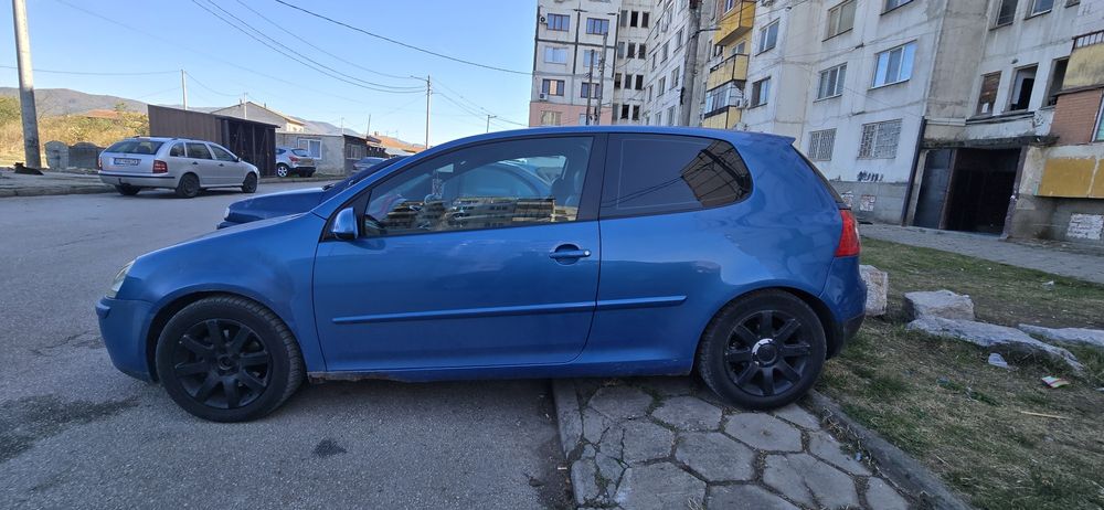 Продавам Golf 5 1.9 TDI 105k.
