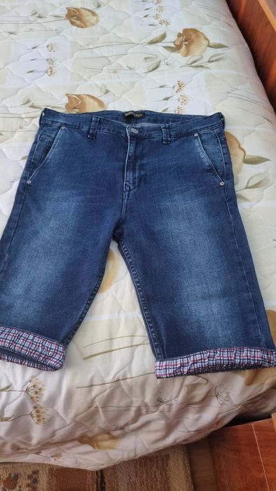 Продавам мъжки дънки нови