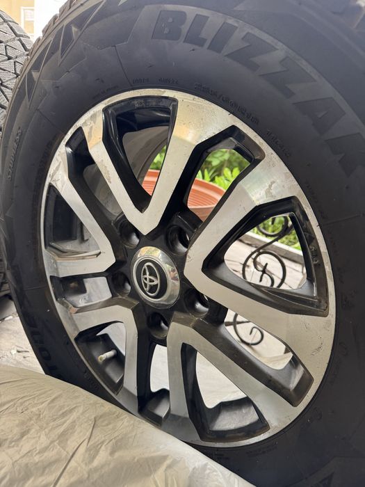 Bridgestone 285/60/18r