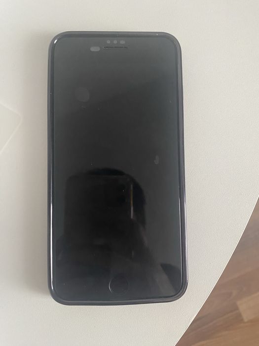 Iphone 7+  Продам айфон 7 плюс