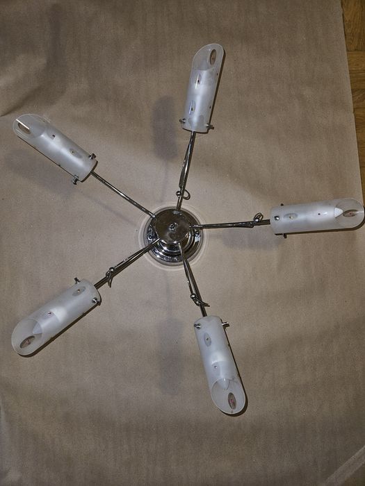 Lustra eleganta cu becuri led
