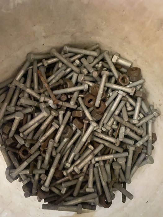 Болты гайки и прочее