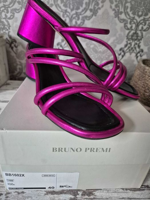 Комплект чанта и сандали