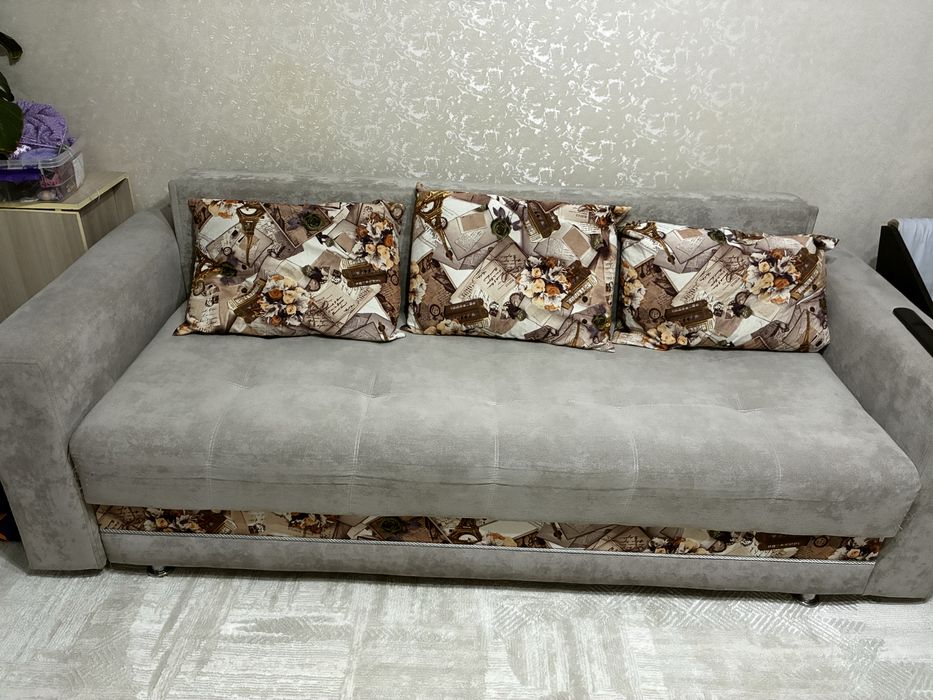 Диван в хорошем состоянии