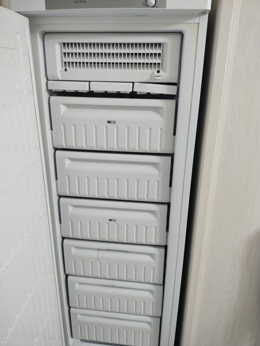 Продам морозильник