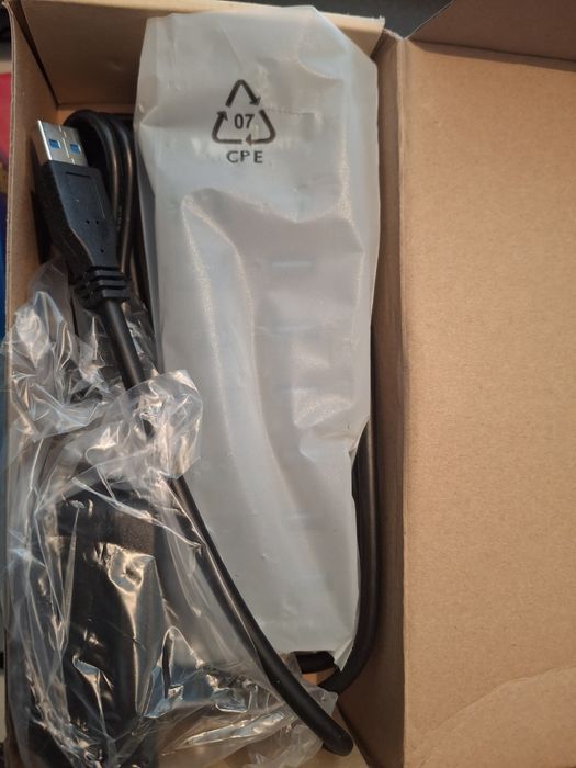 hub USB 3.0 de la VEMONT are 7 porturi, comutatoare individuale