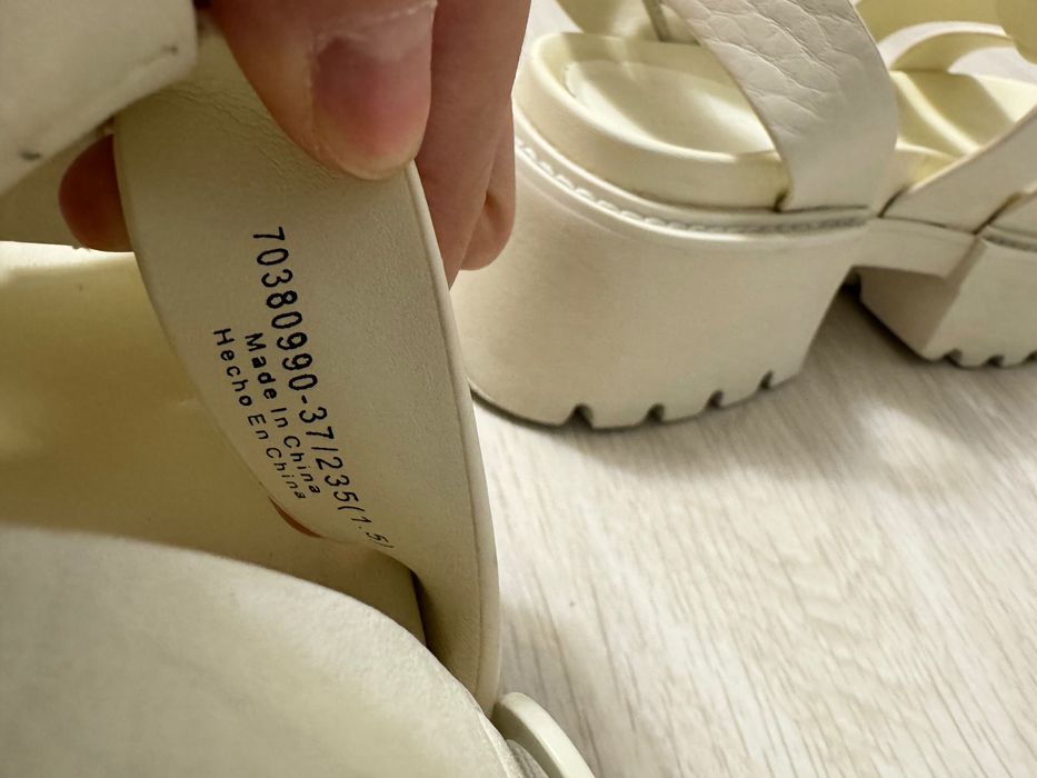 Босоножки женские Charles&Keith