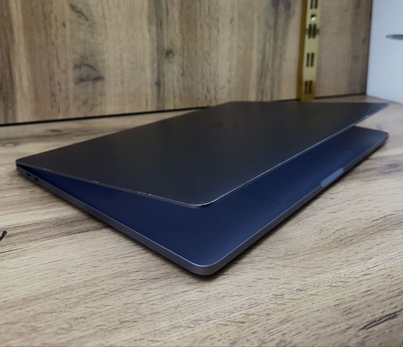 Macbook Pro 16inch 64/1TB i9
