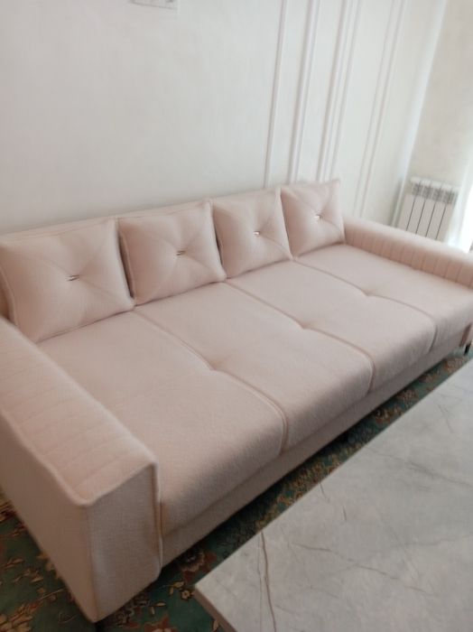 Реставрация и перетяжка старый мягкий мебели