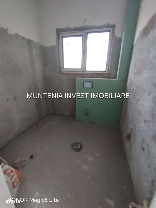 Oportunitate! Casă spațioasă, zona centrală - Pitești