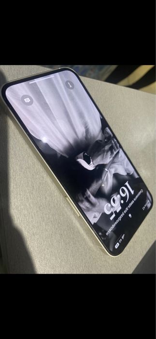 Продам IPhone 13