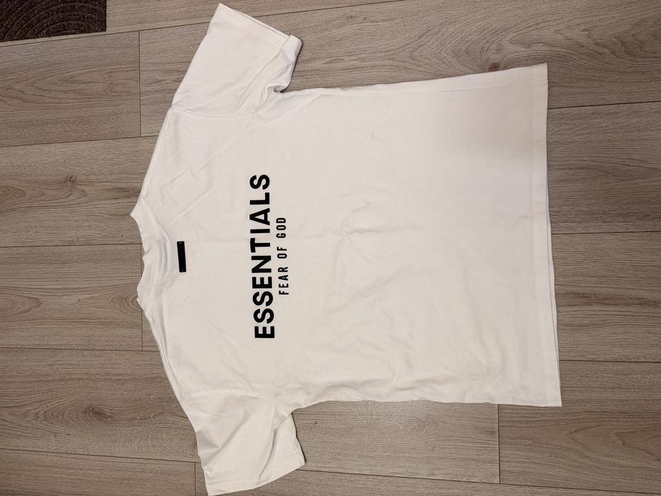 Tricou essentials