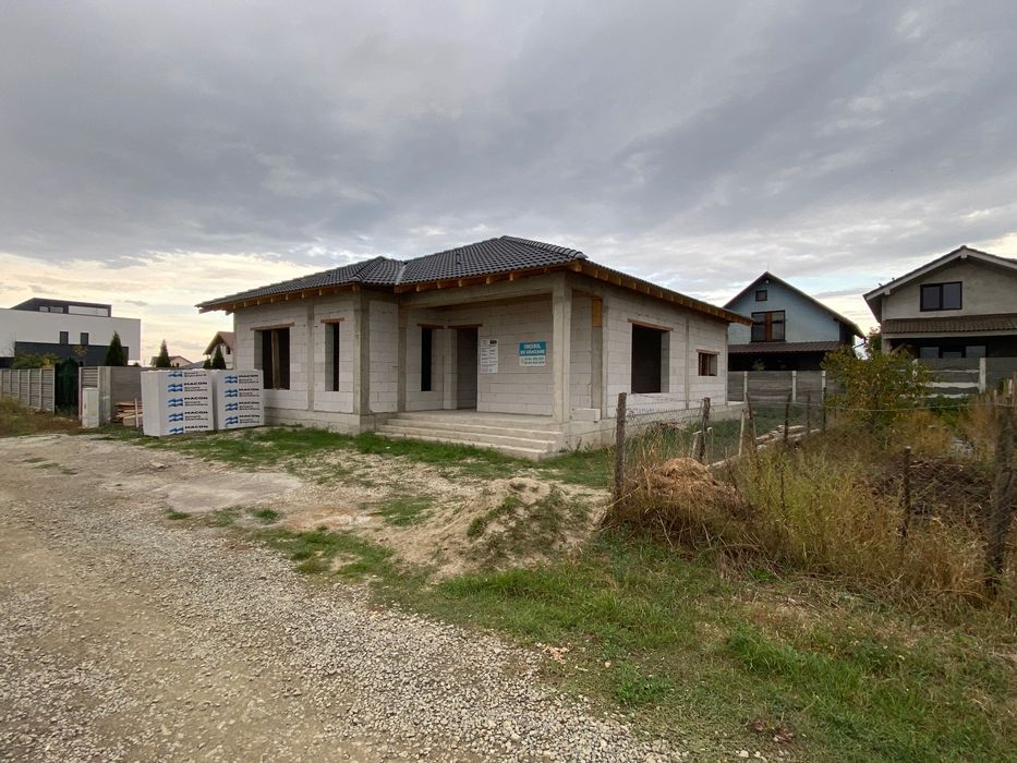 Casa de vanzare .