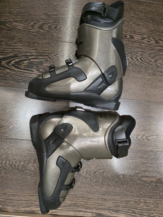 Дамски ски обувки Rossignol