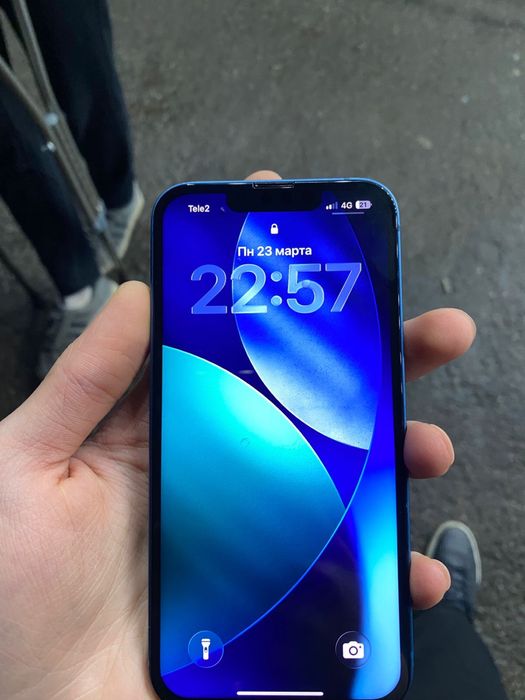 Продам айфон 13