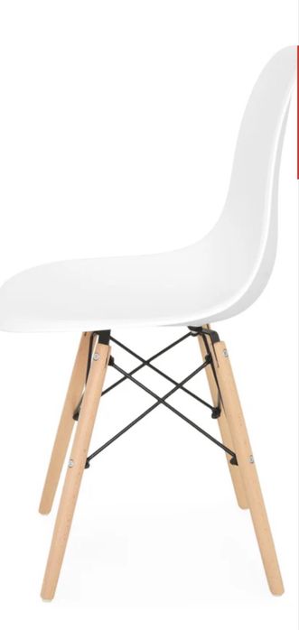 Scaune plastic cu picioare lemn