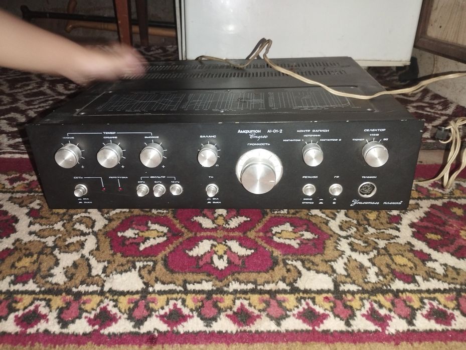 Продам срочно колонки и усилитель