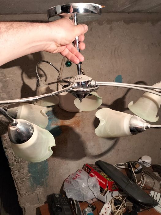 Люстры ,светильники