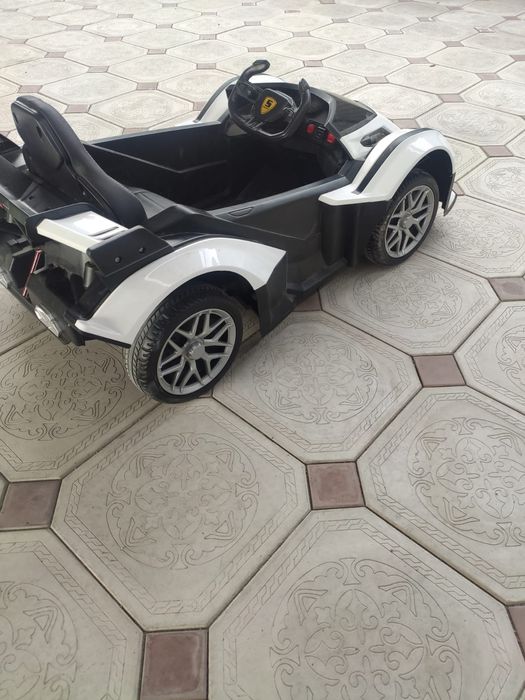 Продам детскую машину