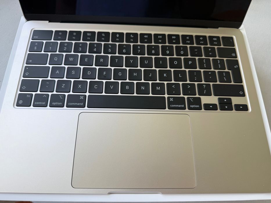 MacBook Air 13,6 M2