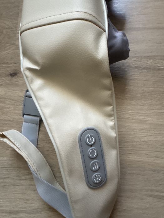 Aparat masaj cervical infrarosu