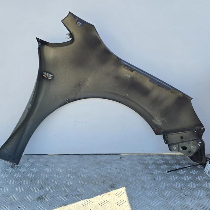 Aripa fata stanga neagra Opel Astra J GTC