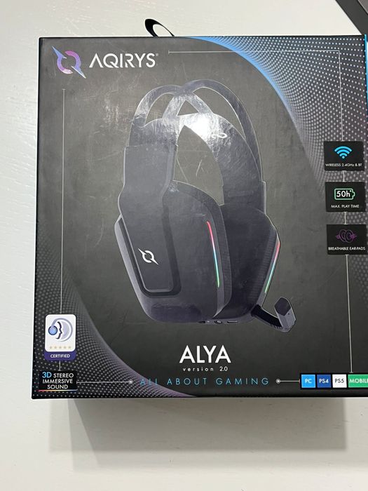 Vand casti gaming AQIRYS ALYA Version 2.0,  foarte buna , aproape noi